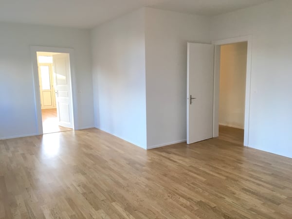 MODERNE 2.5-ZIMMERWOHNUNG DIREKT AM CLARAPLATZ 8
