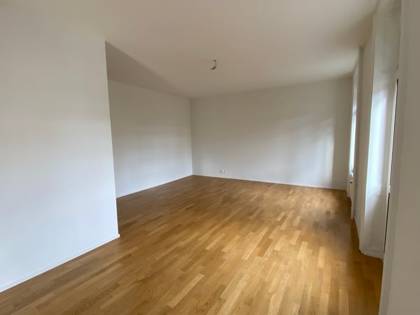 MODERNE 2.5-ZIMMERWOHNUNG DIREKT AM CLARAPLATZ 7
