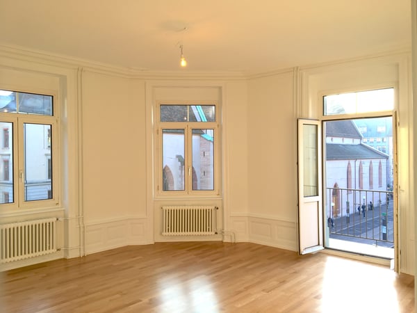 MODERNE 2.5-ZIMMERWOHNUNG DIREKT AM CLARAPLATZ 5