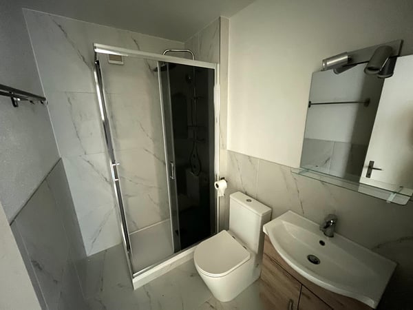 CHARMANTE MÖBILIERTE 2-Zimmer-Wohnung in Basel 3