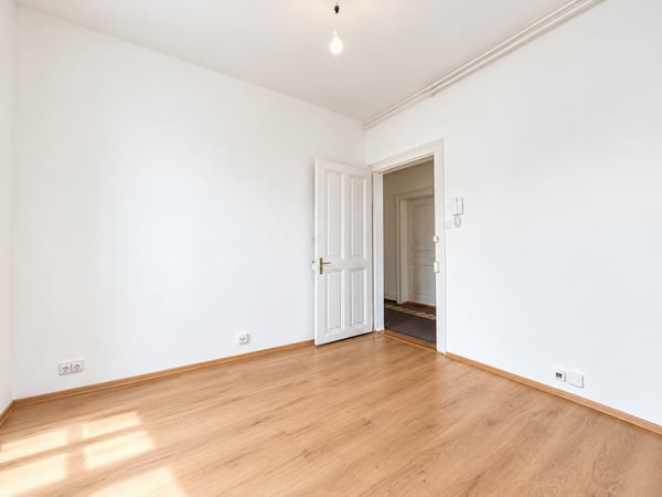 HELLES BÜRO AN ZENTRALER LAGE IN BIRSFELDEN! 2