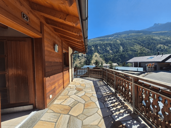 EUSEIGNE - BEAU CHALET DE 3.5 PIECES 2