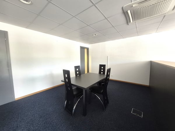 CONTHEY - BEAUX BUREAUX A LOUER 8