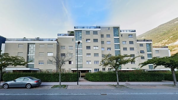 A PROXIMITE DU CENTRE-VILLE - SPACIEUX APPARTEMENT 8