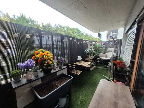 CHAMPLAN - JOLI 2.5 PIECES AVEC GRAND BALCON