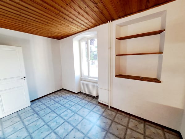 PETITE-RUE 4, Appartement de 2.5 pièces avec cheminée 6