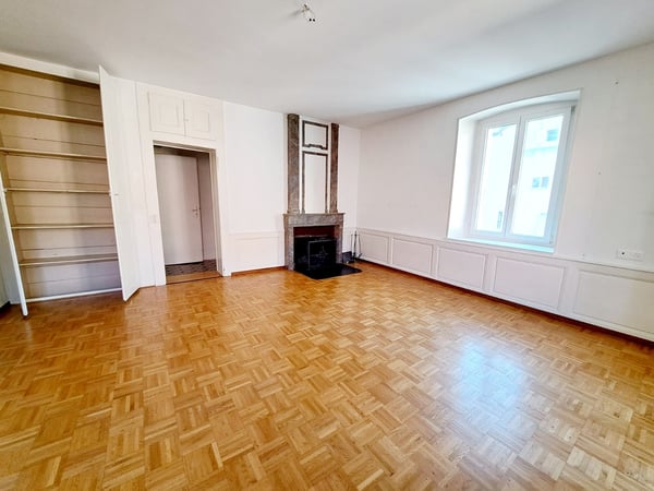 PETITE-RUE 4, Appartement de 2.5 pièces avec cheminée 2