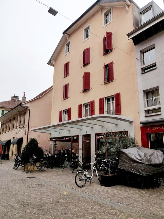 COLLÈGE 9, Appartement de 3.5 pièces au centre de la ville 8