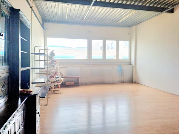 PRÉS-DU-LAC 30A, Local commercial proche de toutes commodités 3