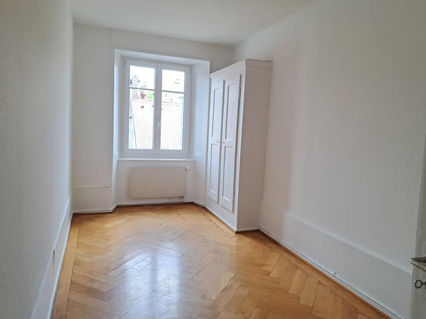 Rue du Puits 18, appartement 3 pièces 2ème étage peintures refaites 5
