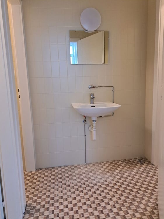 Local commercial rénové 70 m2 5