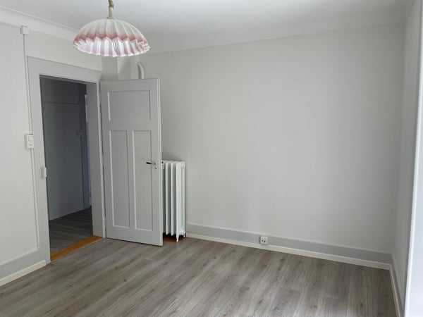 Jeanneret 23 Le Locle - Appart rénové 2 pièces 45 m2 balcon 3