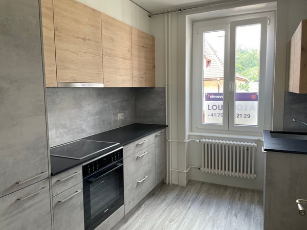 Jeanneret 23 Le Locle - Appart rénové 2 pièces 45 m2 balcon 1