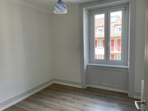 Jeanneret 23 Le Locle - Appart rénové 2 pièces 45 m2 balcon 4