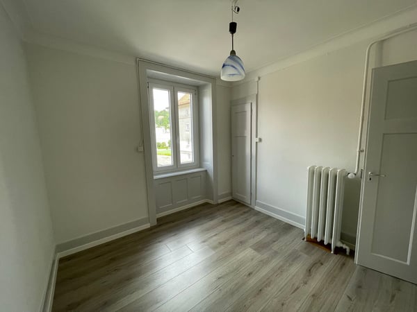 Jeanneret 23 Le Locle - Appart rénové 2 pièces 45 m2 balcon 5