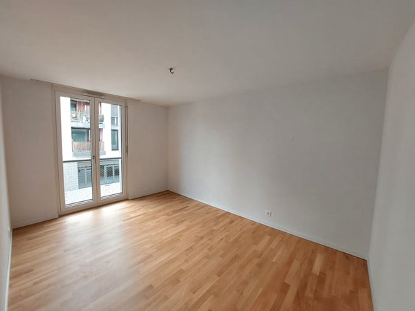 JOLI APPARTEMENT DE 2.5 PIECES AVEC BALCON CENTRE VILLE 3