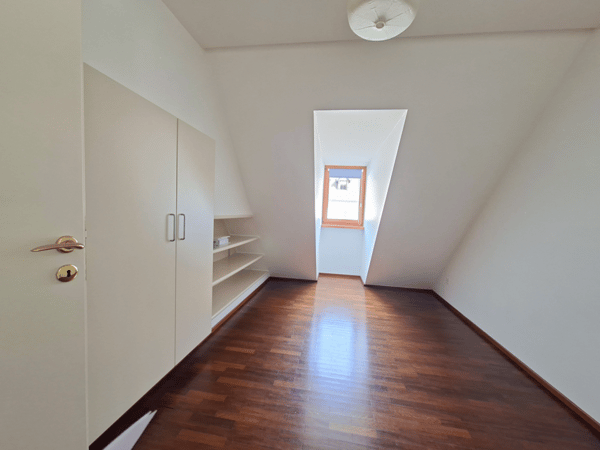 MAGNIFIQUE APPARTEMENT DE 4.5 PIECES GRAND BALCON 6
