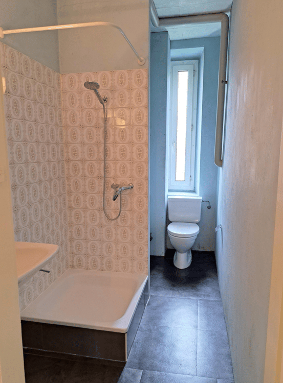 APPARTEMENT 1 PIECES 1EME ETAGE AVEC BALCON 8