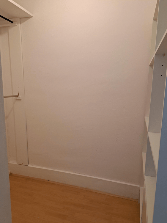 APPARTEMENT 1 PIECES 1EME ETAGE AVEC BALCON 7