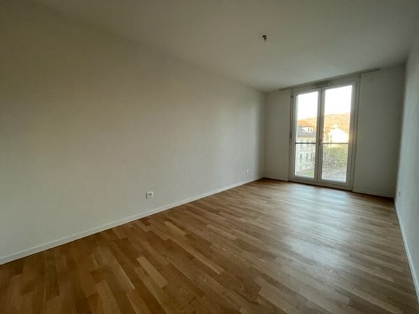 APPARTEMENT MODERNE DE 4,5 PIECES AVEC BALCON 108 M2 3