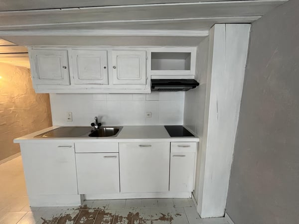 STUDIO 20 M2 1ER ETAGE SANS ASCENSEUR 1