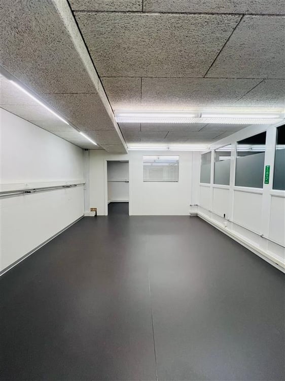 Büroraum/Lagerraum direkt am Bahnhof Oensingen! 2