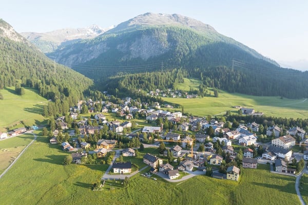 Chesa Surpunt - Freistehende Liegenschaft mit Einliegerwohnung 2