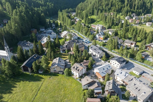 Chesa Surpunt - Freistehende Liegenschaft mit Einliegerwohnung 3