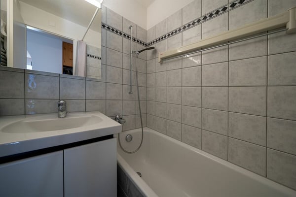 Chesa Muntarütsch - Helle 4-Zimmerwohnung mit Südbalkon und freier Bergsicht 11