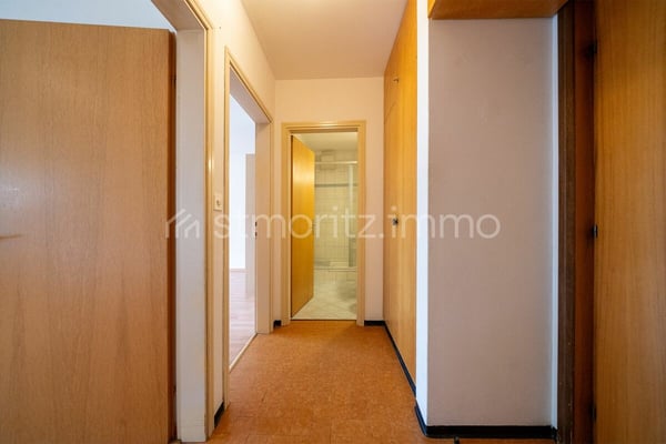 Chesa Derby - Ferienwohnung mit Balkon und grossem Potenzial 9