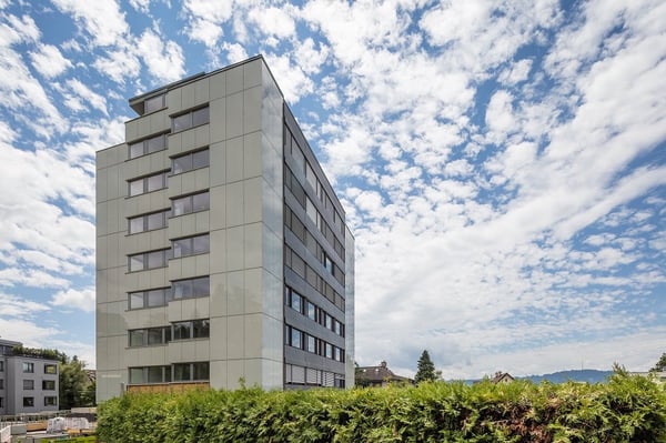 Helle Alterswohnung mit Aussicht in Zürich 2