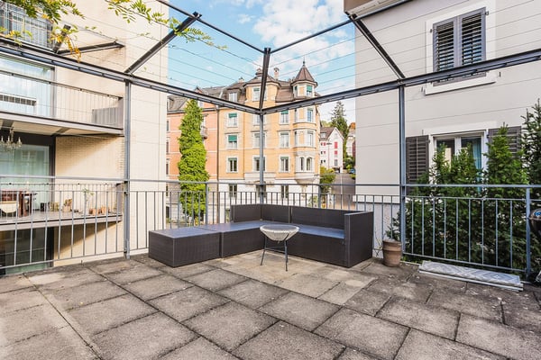 Grosszügige 4.5-Zimmerwohnung an zentraler Lage in Zürich 11