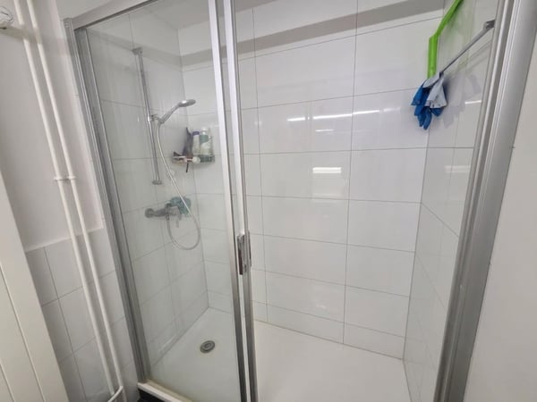 Charmante 4-Zimmer-Wohnung an ruhiger Lage in Adliswil 7