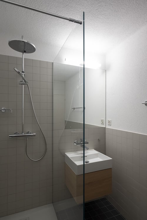 lichtdurchflutete Traumwohnung mit über 200m² Dachterrasse in Zürich-Höngg 10