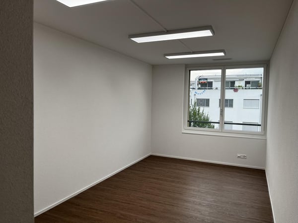 ausgebaute Büro oder Schule 6