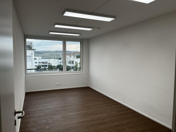 ausgebaute Büro oder Schule 7