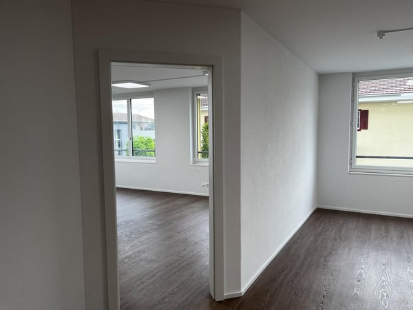 ausgebaute Büro oder Schule 12