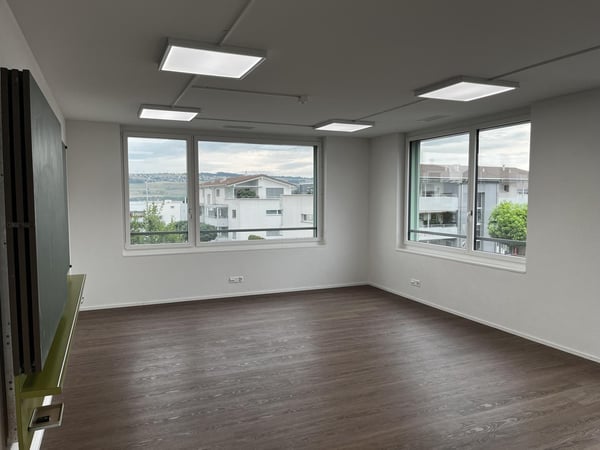 ausgebaute Büro oder Schule 3