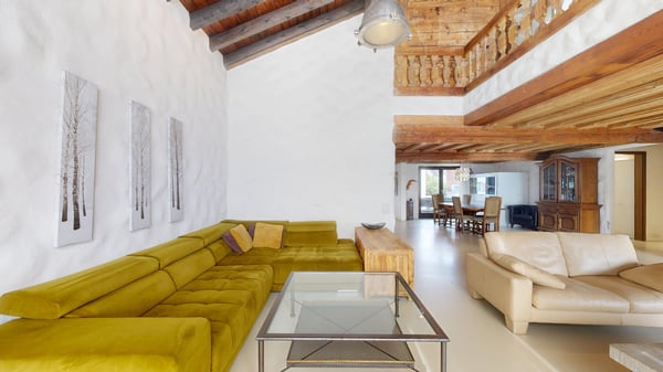 Vielseitiges Wohn- und Geschäftshaus mit Charme 2