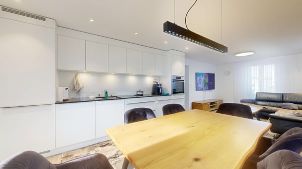 Saniertes Mehrfamilienhaus mit zwei Wohnungen 4