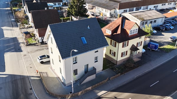 Saniertes Mehrfamilienhaus mit zwei Wohnungen 2