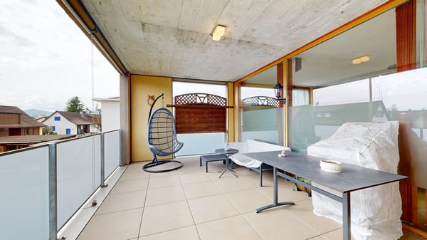 4.5 Zimmer Etagenwohnung mit grosszügigem Balkon 12