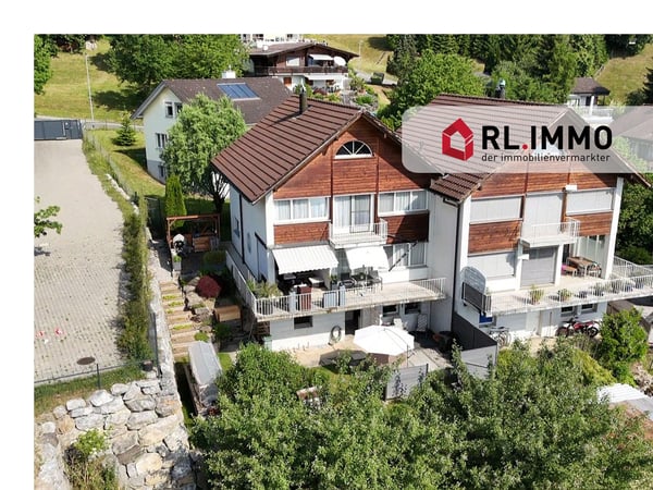 Exklusive 6.5 Zimmer Doppelhaushälfte an ruhiger Lage in Eichberg zu v 1