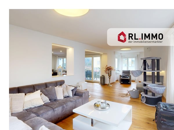 6.5 Zimmer Doppelhaushälfte mit eigenem Garten und Studio 1