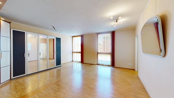 Attraktive 4.5 Zimmer Wohnung mit grossem Balkon 10