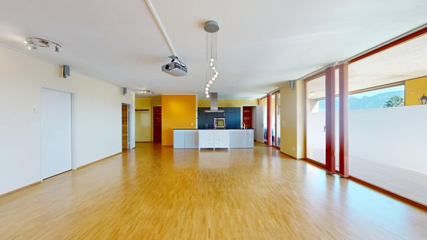Attraktive 4.5 Zimmer Wohnung mit grossem Balkon 3