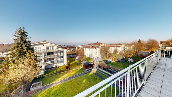 Grosszügiges Einfamilienhaus mit Seesicht und Einliegerwohnung 3