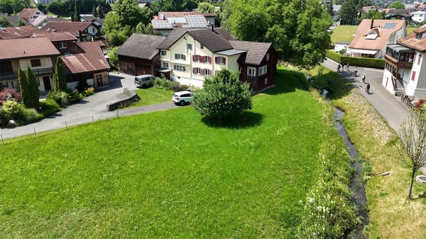 Charmante Haushälfte mit attraktiver Baulandreserve in Buchs SG 9
