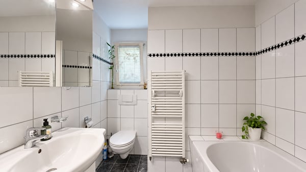 3.5 Zimmer Wohnung in Hanglage in Au zu verkaufen 2