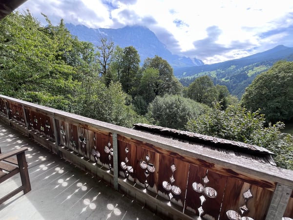 Idyllisch gelegenes Zweifamilienhaus in Grindelwald 10